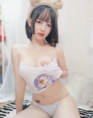 她的奶头好大让我揉揉吃奶_4KBD在线观看