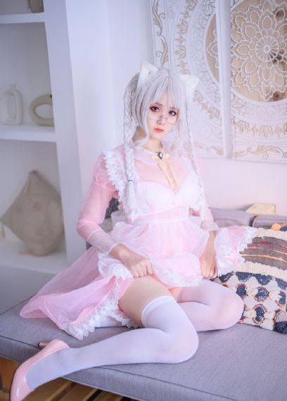 后进紧身牛仔裤翘臀美女视频_高清全集免费观看