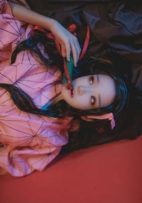 客人把我的奶头吸得又肿又红_BD国语高清完整版